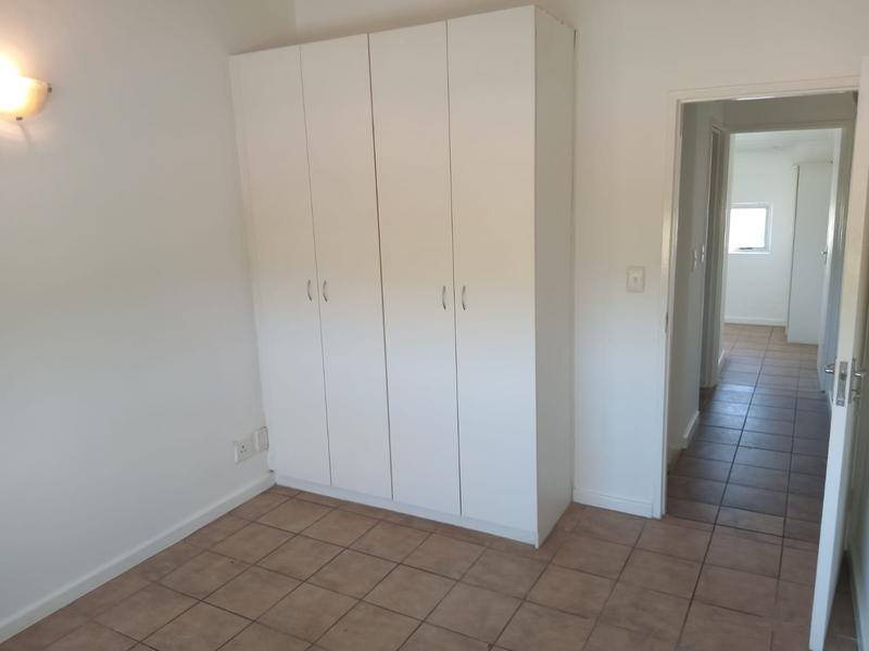 To Let 2 Bedroom Property for Rent in Uitzicht Western Cape